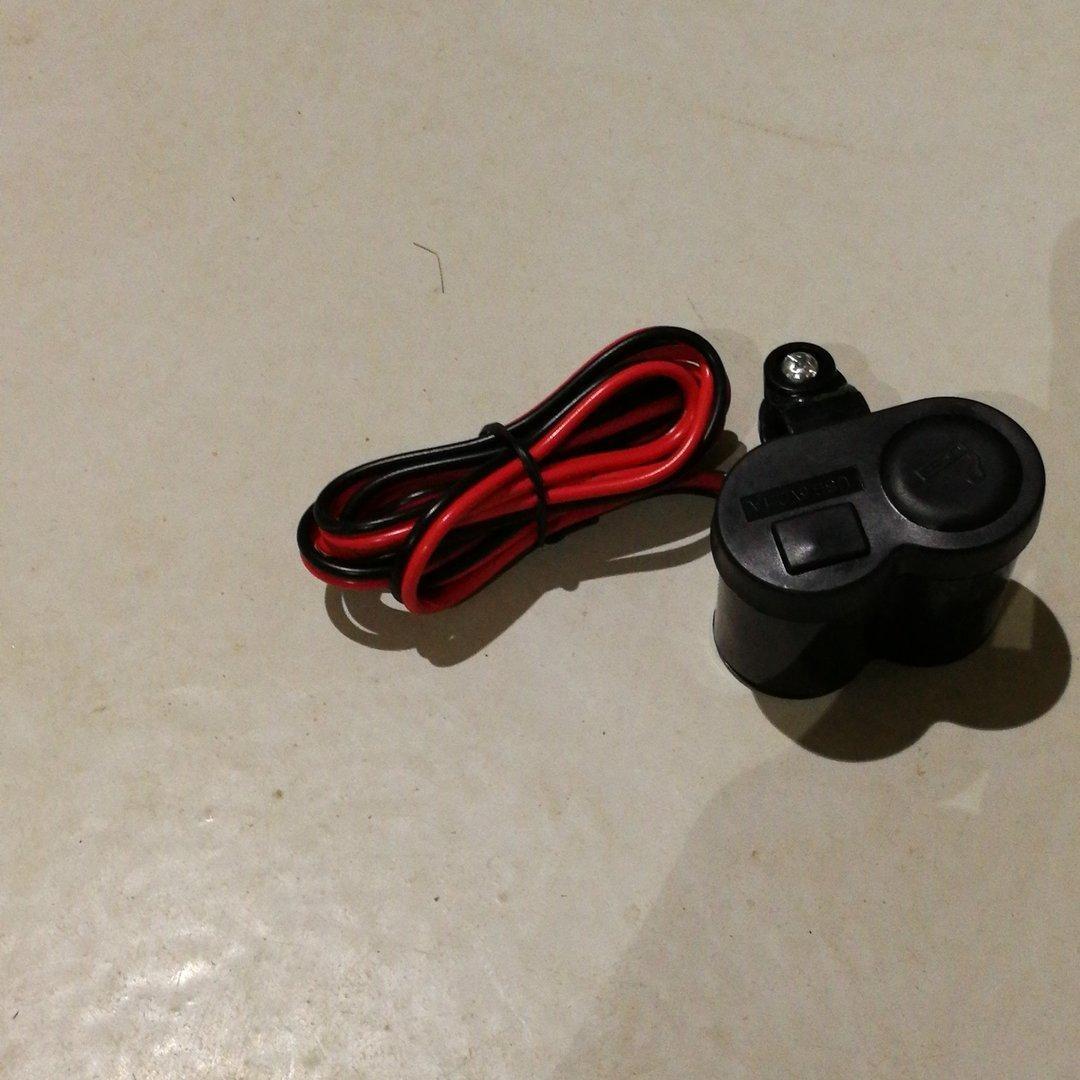 2-in-1 Plastic USB Charger with Lighter